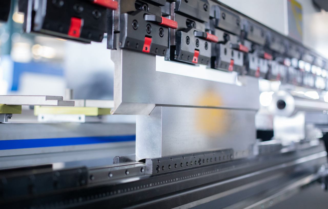 100t Hydraulic Cnc Brake Press Crowning Cnc Press Brake Delem 100 t hidrauliskā CNC bremžu prese, kronšteina CNC nospiešanas bremze Delem