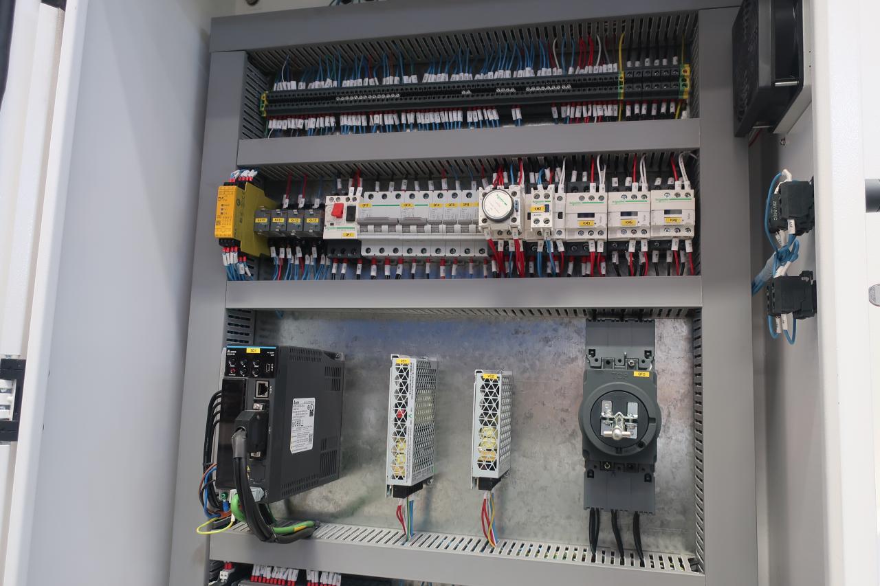 16 mm hidrauliskā giljotīnas griešanas mašīna lokšņu metāla griešanai 6 metri