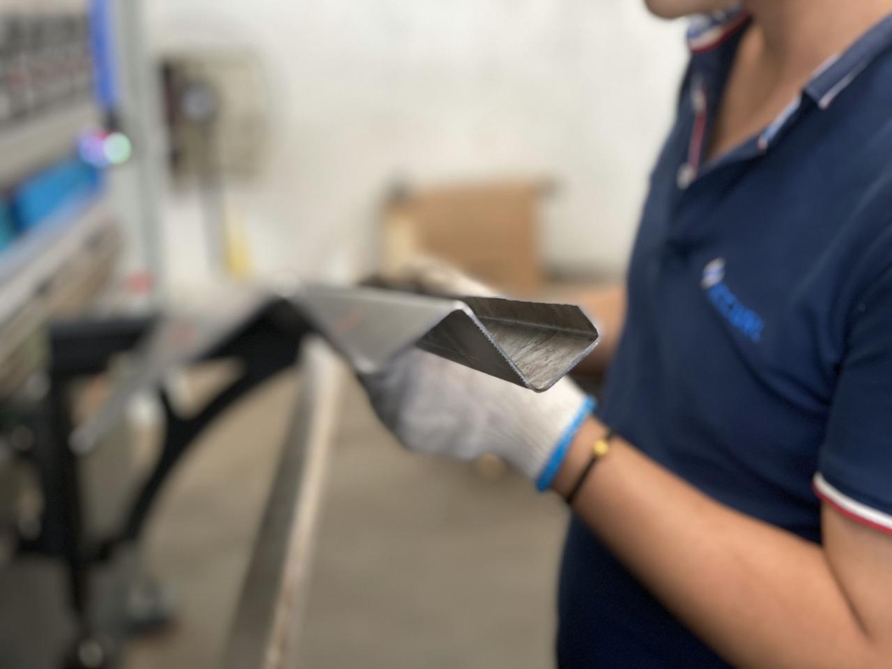 16mm Hydraulic Guillotine Shearing Machine For Sheet Metal Cutting 6 Meters 16 mm hidrauliskā giljotīnas griešanas mašīna lokšņu metāla griešanai 6 metri