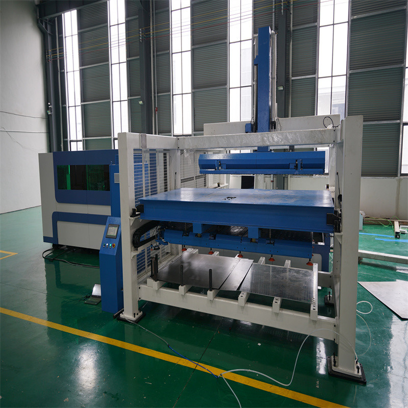 1kw 1,5kw 2kw šķiedras lāzergriešanas mašīna metāla lokšņu griešanai 3000x1500mm