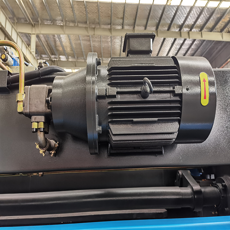 300t/4000 Hydraulic Press Brake Machine 300t/4000 hidrauliskās preses bremžu mašīna