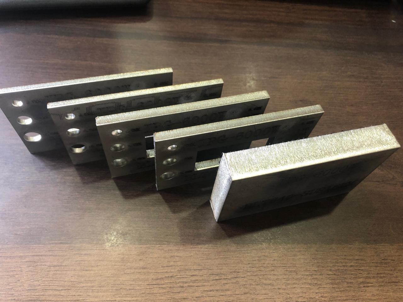 3015 4015 1kw To 6kw Cnc Fiber Laser Cutting Machine Raycus Laser Power 3015 4015 1kw līdz 6kw Cnc šķiedras lāzergriešanas mašīna Raycus lāzera jauda