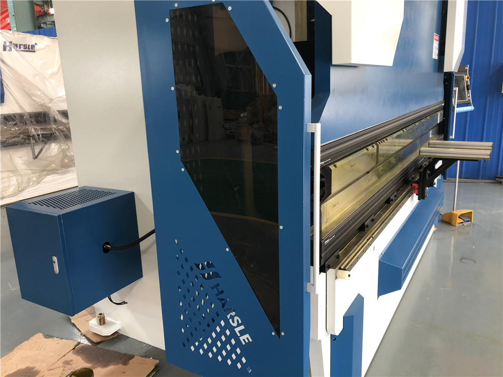 3+1 Axis Cnc Hydraulic Press Brake With Esa System 3+1 ass Cnc hidrauliskā presēšanas bremze ar ESA sistēmu