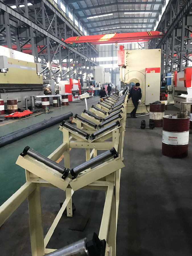 4 Axis Cnc Tandem Press Brake With Delem Da58t 2d Graphical Controller 4 ass Cnc tandēma presēšanas bremze ar Delem Da58t 2d grafisko kontrolieri