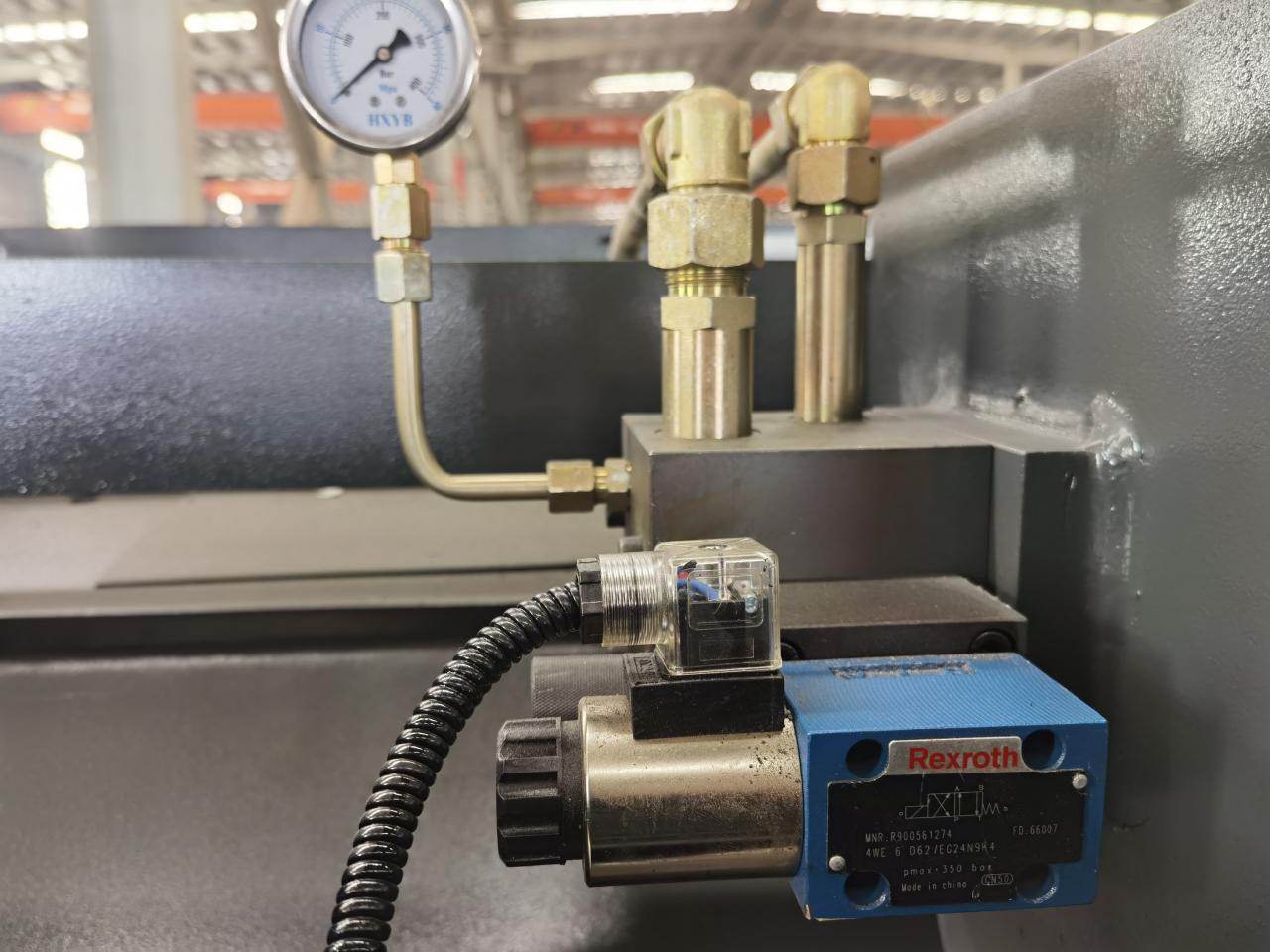 6x3200 mm nerūsējošā tērauda plākšņu griešanas mašīna, automātiska dzelzs lokšņu griešanas mašīna