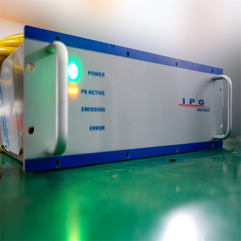 CNC lokšņu metāla šķiedras lāzera griešanas mašīna