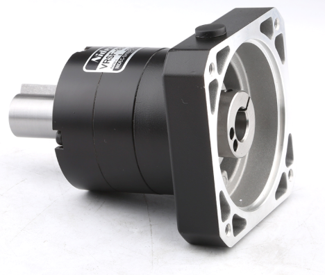 China Industrial Metal Aluminum 1kw 2kw Sheet Metal Fiber Laser Cutting Machine Ķīnas rūpnieciskā metāla alumīnija 1kw 2kw lokšņu metāla šķiedras lāzergriešanas mašīna