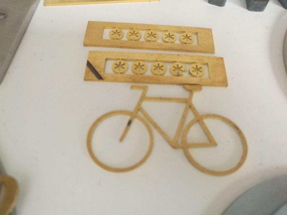 Cnc Fiber Laser Metal Cutting Machine 2000w Fiber Laser Cutting Machine Cnc šķiedras lāzera metāla griešanas mašīna 2000w šķiedras lāzera griešanas mašīna