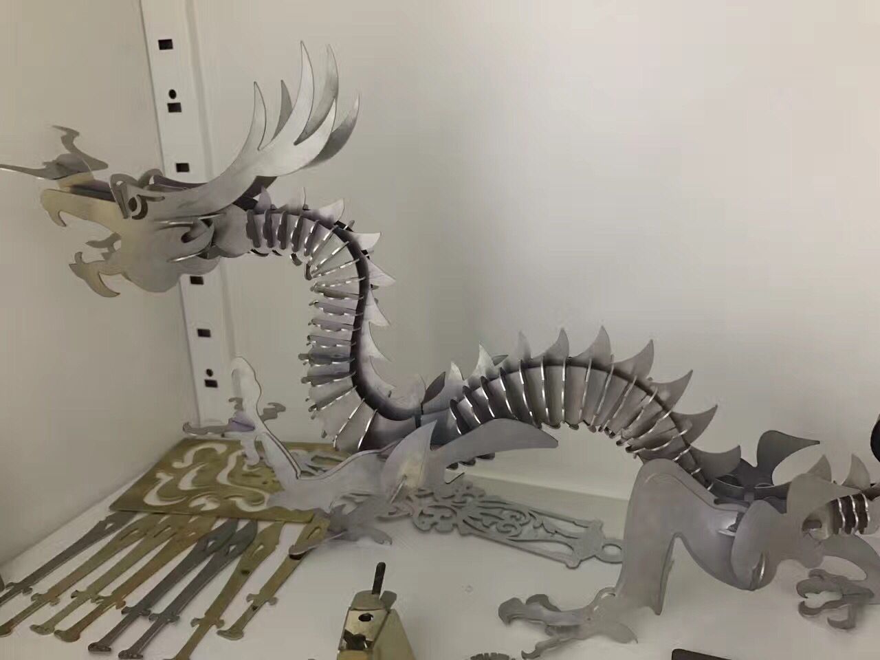 Cnc Fiber Laser Metal Cutting Machine 2000w Fiber Laser Cutting Machine Cnc šķiedras lāzera metāla griešanas mašīna 2000w šķiedras lāzera griešanas mašīna