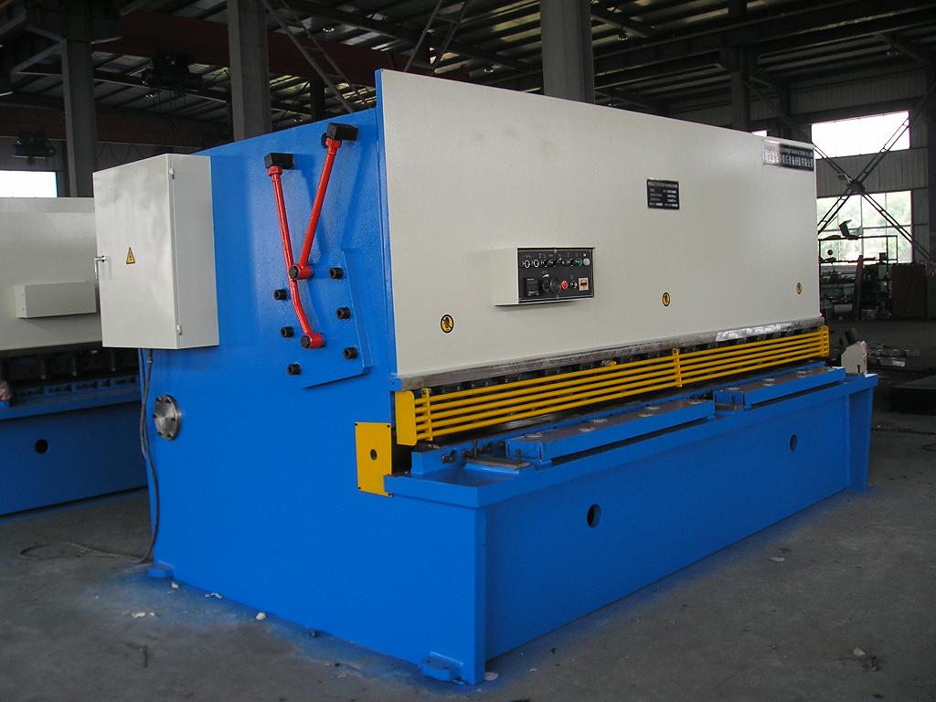 Cnc Hydraulic Metal Stainless Steel Aluminum Shearing Guillotine Cutting Shearing Machine CNC hidrauliskā metāla nerūsējošā tērauda alumīnija griešanas giljotīnas griešanas griešanas mašīna