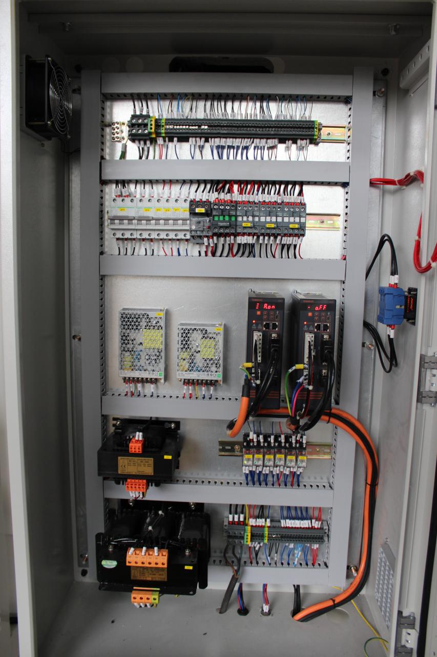 Cnc metāla presēšanas bremžu mašīna