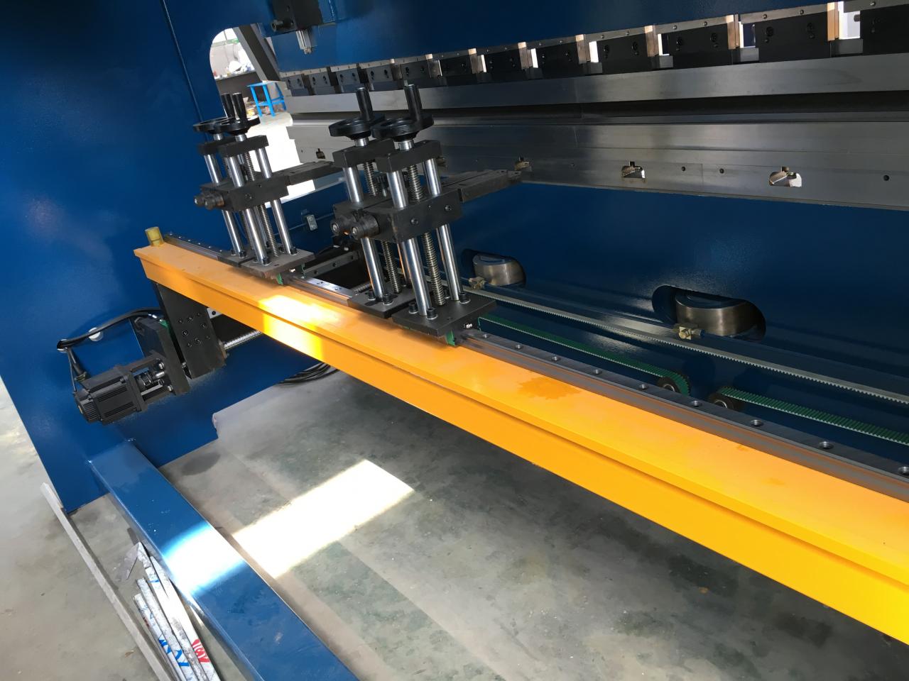 Cnc Servo Press Brake 250t/3.2m 3+1 Axis 3 Meter Sheet Metal Press Brake Cnc Servo Press Brake 250t/3.2m 3+1 Axis 3 Mere Sheet Metal Press Brake