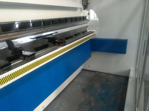 Da53t Cnc System Controller 125t4000 3+1 Axis Cnc Hydraulic Press Brake With Good Quality Da53t Cnc sistēmas kontrolieris 125t4000 3+1 ass Cnc hidrauliskā presēšanas bremze ar labu kvalitāti