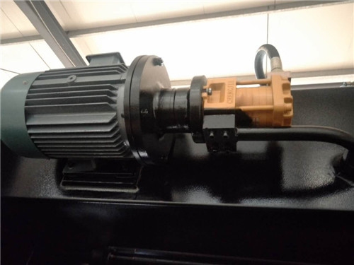 Da53t Cnc System Controller 125t4000 3+1 Axis Cnc Hydraulic Press Brake With Good Quality Da53t Cnc sistēmas kontrolieris 125t4000 3+1 ass Cnc hidrauliskā presēšanas bremze ar labu kvalitāti