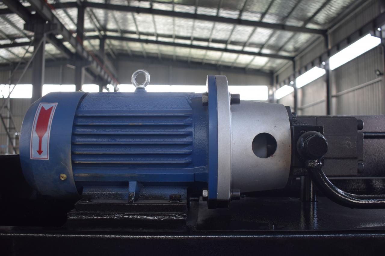 Hidrauliskā lokšņu metāla liekšana CNC presēšanas bremžu mašīna Wc67y