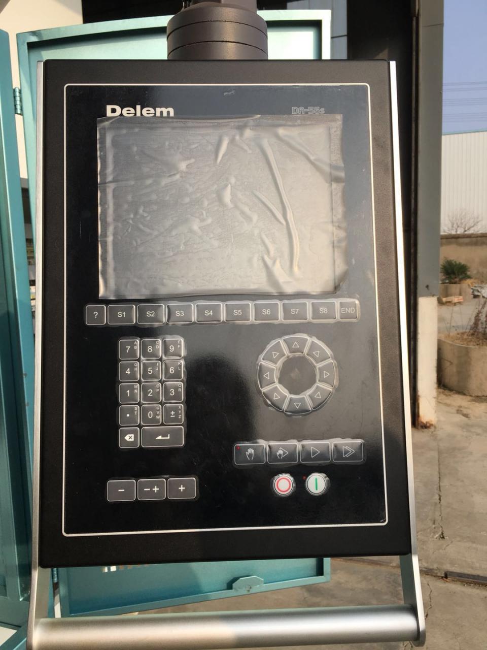 Hydraulic Stainless Steel Wc67y/k-300/6000 Mould Crowning Press Brake Hidrauliskā nerūsējošā tērauda Wc67y/k-300/6000 veidņu kronēšanas presēšanas bremze