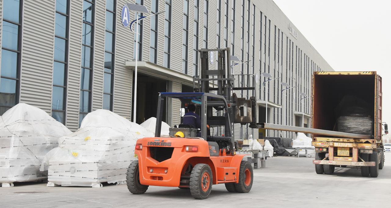 Laser Source 2000w 3000w Fiber Laser Cutting Machine Lāzera avota 2000w 3000w šķiedras lāzera griešanas mašīna