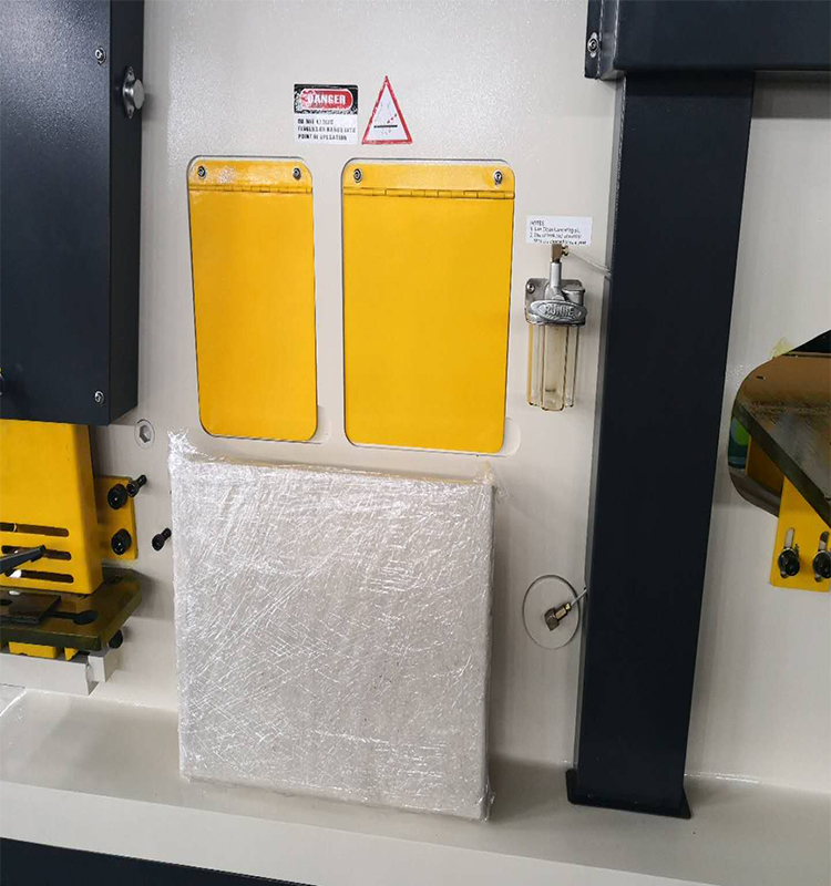 Metal Cutting Hydraulic Steelworkers Machine For Punching Cropping Notching Cutting Metāla griešanas hidrauliskā tērauda strādnieku mašīna caurumošanai, apgriešanai un griešanai