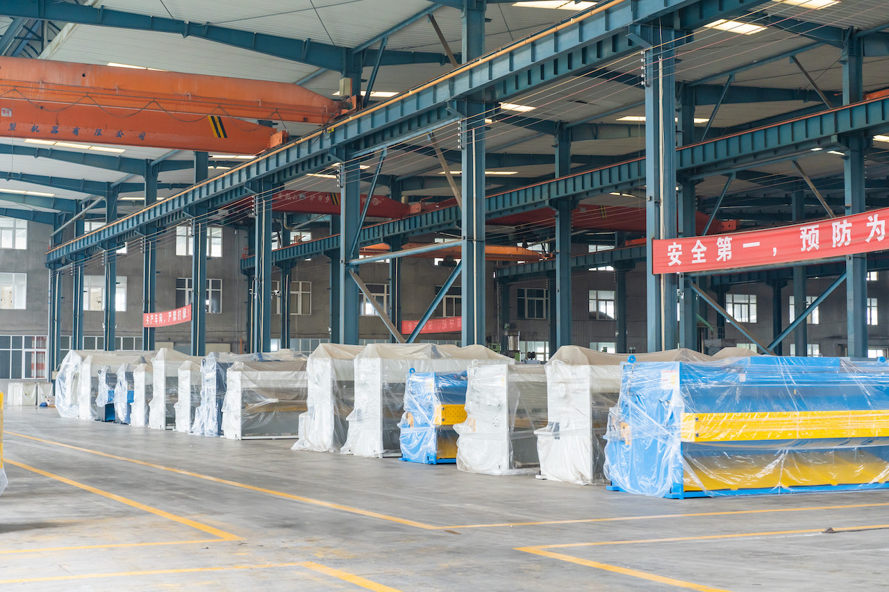 Qc11y 8x3200 Sheet Metal Shearing Machine Steel Plate Hydraulic Shearing Machine Qc11y 8x3200 lokšņu metāla griešanas mašīna tērauda plākšņu hidrauliskā griešanas mašīna