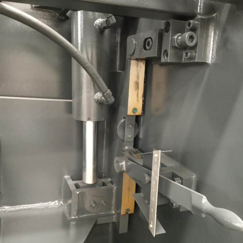 Qc12k-4x2500 Cnc Hydraulic Customized Shearing Machine Cutting Machine Qc12k-4x2500 Cnc hidrauliskā pielāgota griešanas mašīnas griešanas mašīna