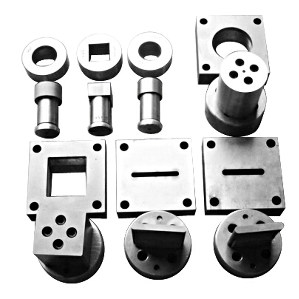 Steel Plate Angle Cutting Punching Notching Machine Hydraulic Ironworker For Sale Pārdodu tērauda plākšņu leņķa griešanas caurumošanas iecirtumu mašīnas hidraulisko dzelzs apstrādātāju