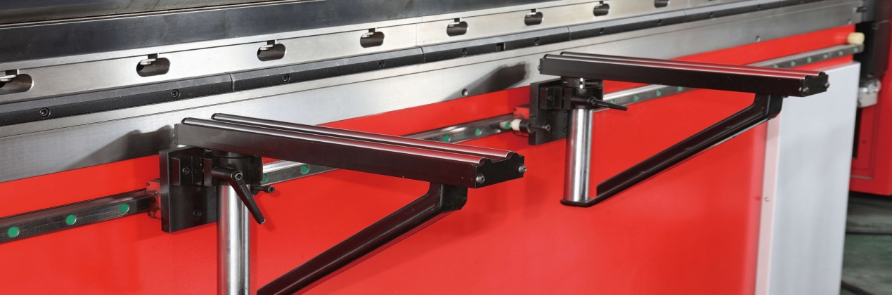 Steel Sheet Aluminum Bending Hydraulic Press Brake Machine Tērauda loksnes alumīnija liekšanas hidrauliskā presēšanas bremžu mašīna