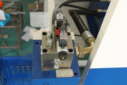 Wc67yk 80 100 160 200 Ton 3200mm E21 Nc Sheet Metal Oil Hydraulic Press Brake Price Wc67yk 80 100 160 200 tonnas 3200 mm E21 Nc lokšņu metāla eļļa hidrauliskās preses bremzes cena