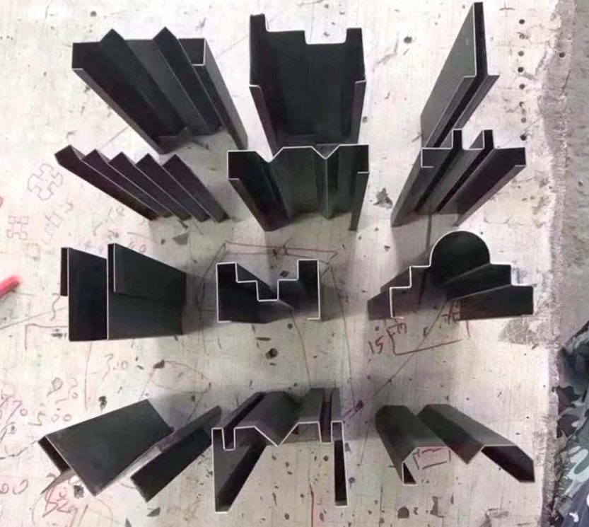 Wc67yk 80 100 160 200 Ton 3200mm E21 Nc Sheet Metal Oil Hydraulic Press Brake Price Wc67yk 80 100 160 200 tonnas 3200 mm E21 Nc lokšņu metāla eļļa hidrauliskās preses bremzes cena